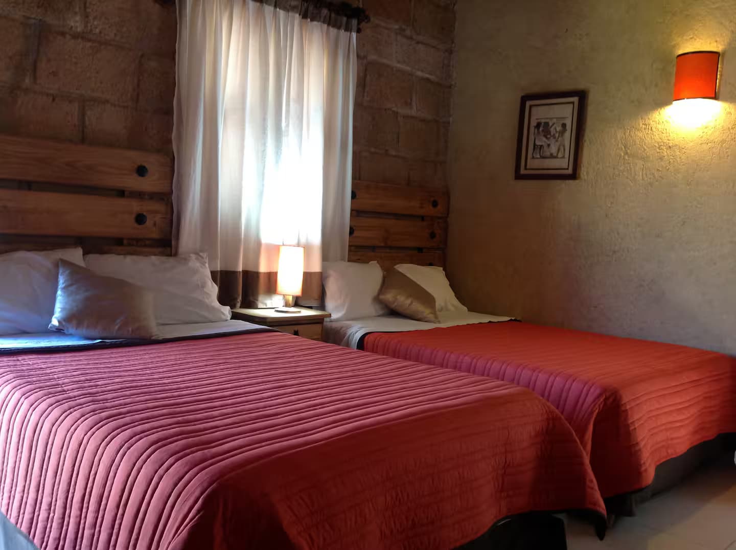 Habitación 19 - Habitación con 2 Camas Matrimoniales en Villa Campestre Querétaro